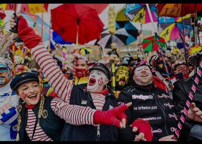 Nouveau Sur Dunkerque Le Nid Du Beffroi *